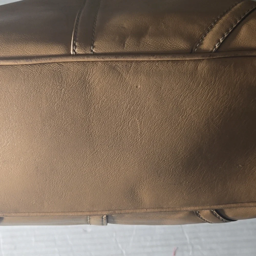 Coach classic leather